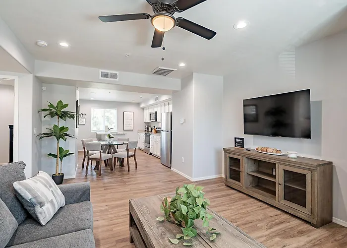 Modern Updated Luxury Triplex Ev Charging *