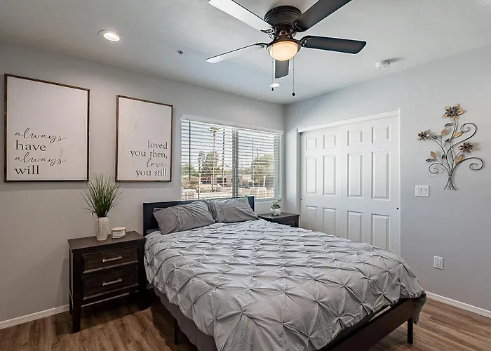 Holiday home Modern Updated Luxury Triplex Ev Charging *