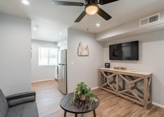 Modern Updated Luxury Triplex Ev Charging *