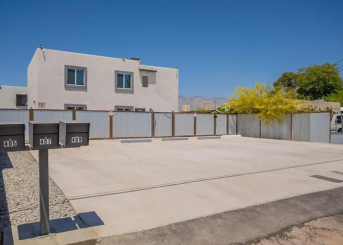 Modern Updated Luxury Triplex Ev Charging *