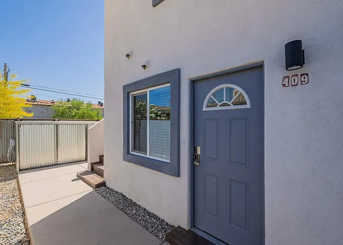 Holiday home Modern Updated Luxury Triplex Ev Charging Tucson