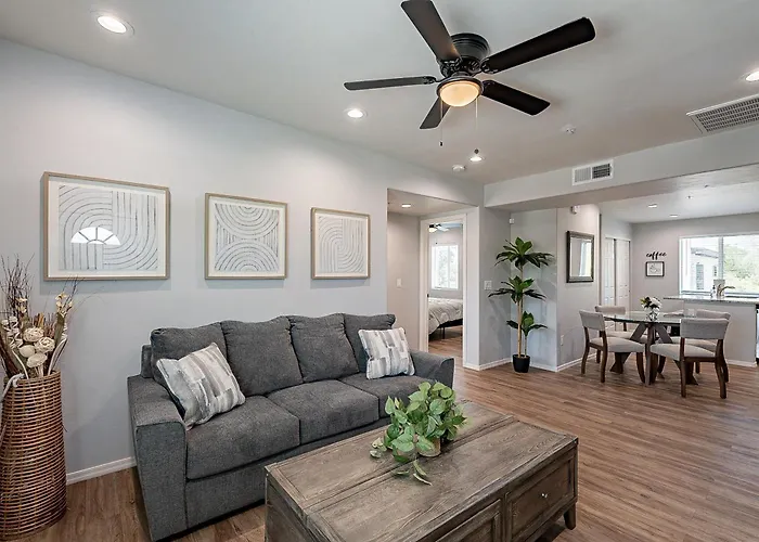 Holiday home Modern Updated Luxury Triplex Ev Charging