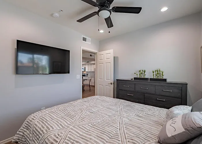 Holiday home Modern Updated Luxury Triplex Ev Charging Tucson